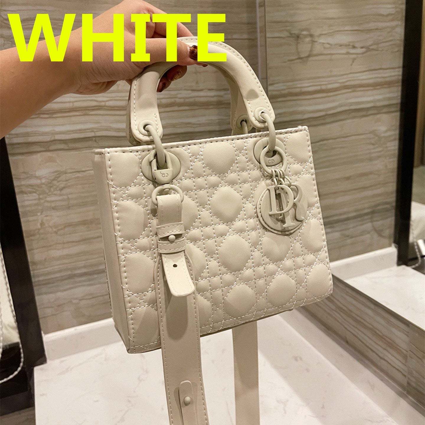 【ディオール】累積売上総額第１位·ウルトラマット ミディアムバッグ-選べる11色-BUYMA