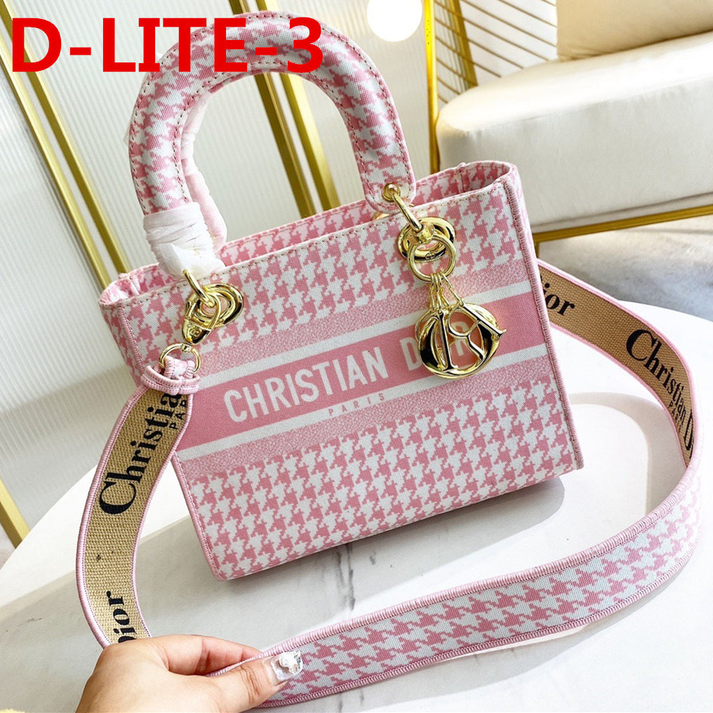 【ディオール】累積売上総額第１位·ウルトラマット ミディアムバッグ-選べる11色-BUYMA