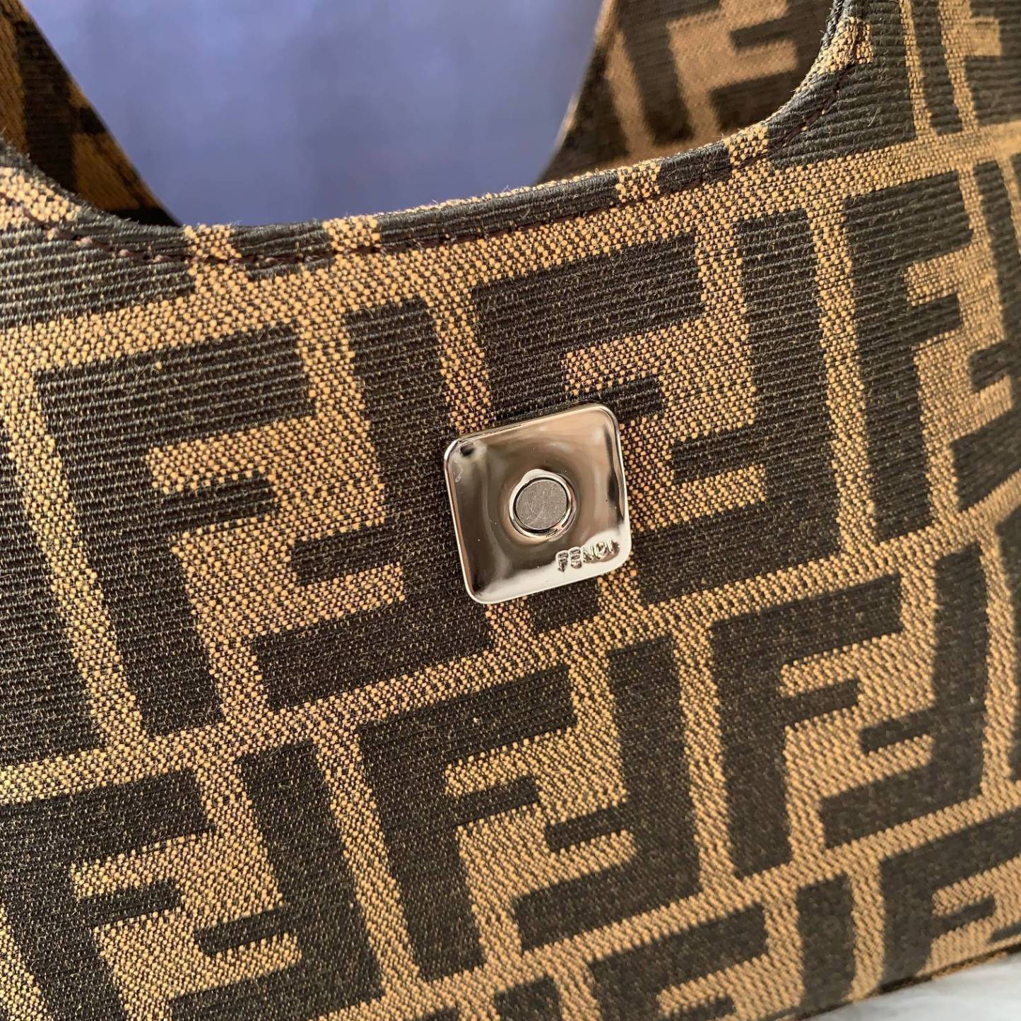 FENDI（フェンディ） ショルダーバッグ 18X9X20 CM