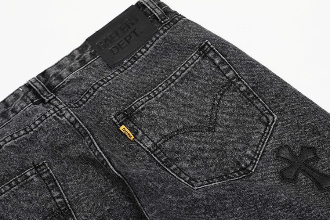 【CHROME HEARTS 公式旗艦店】クロムハーツ ジーパン、ご好評に付き再入荷！