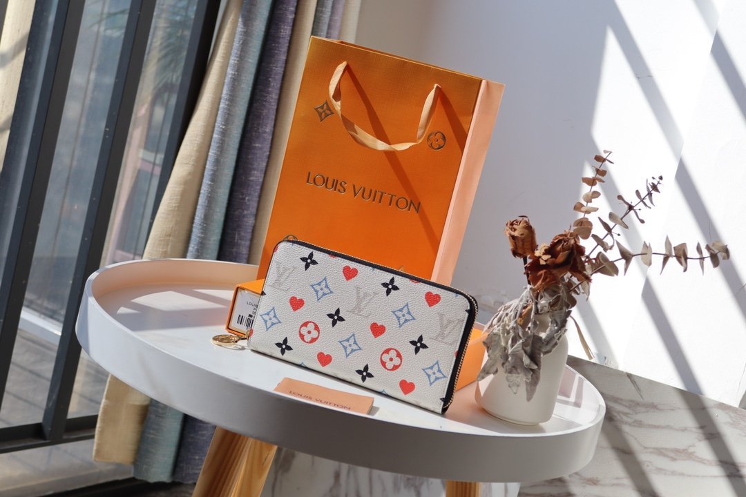 Louis Vuitton (ルイ・ヴィトン) 財布 11x8.5x2 cm