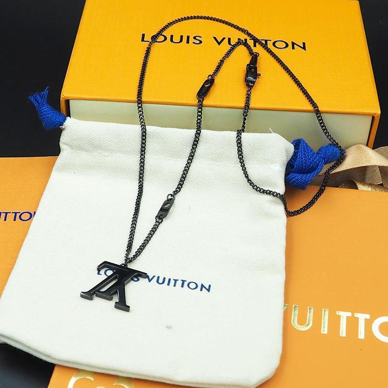 Louis Vuitton（ルイヴィトン）アップサイドダウンLV ネックレス 4色