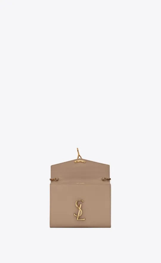 【Saint Laurent】✨今季のトレンド！★オードリー亜谷香さん愛用★カサンドラ チェーンウォレット（グレイン ド プードル エンボス