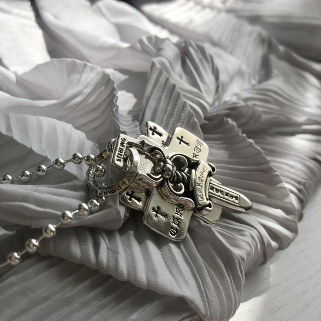 Chrome Hearts（クロムハーツ）3段ソードとホーリーソードサンスクリットペンダントネックレス