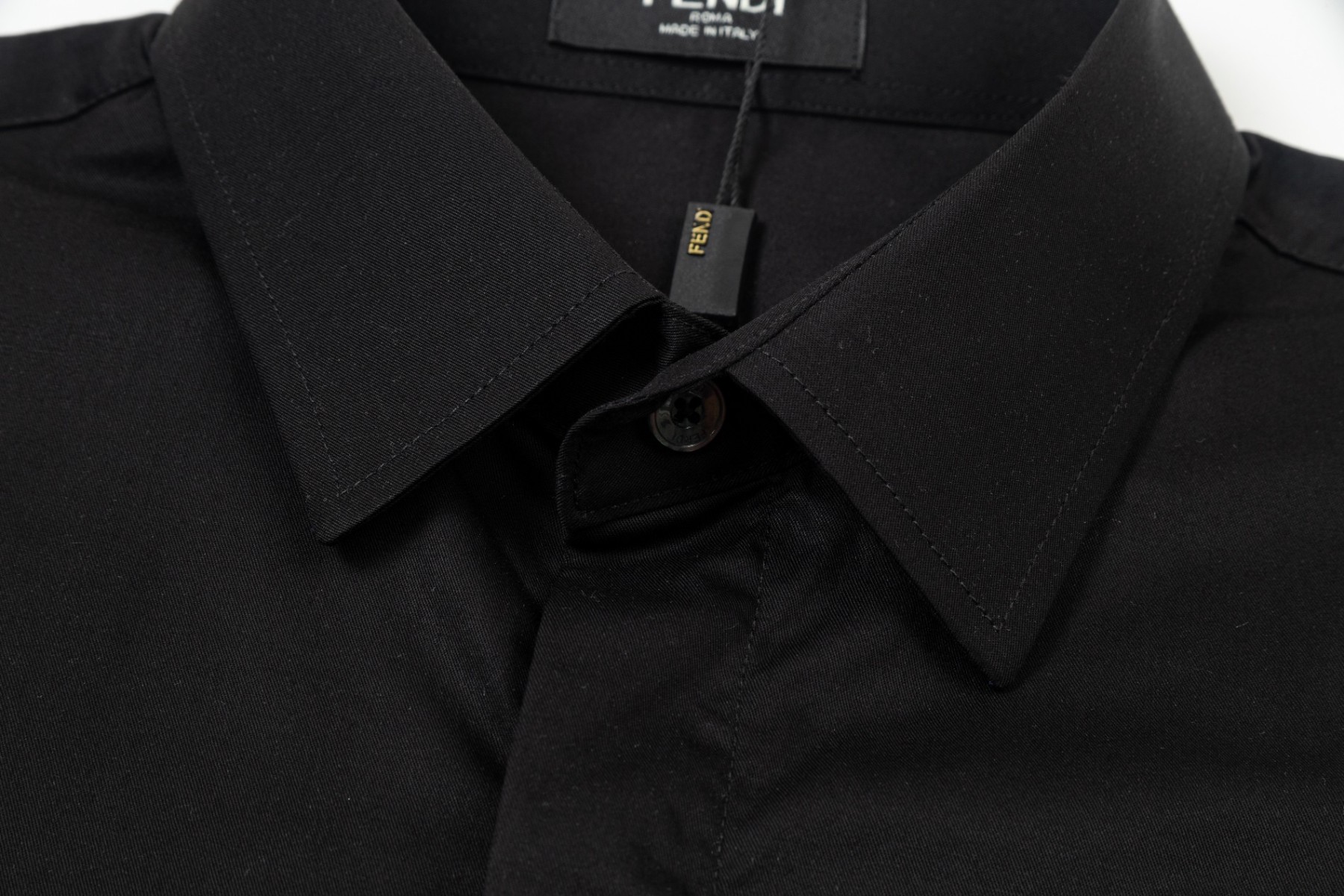 【FENDI 公式旗艦店】フェンディ シャツ ご好評に付き再入荷 240716