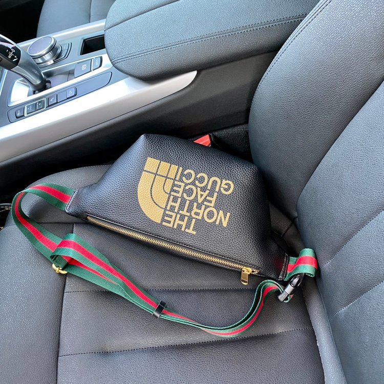 Gucci （グッチ） ウエストバッグ 36x17x5cm