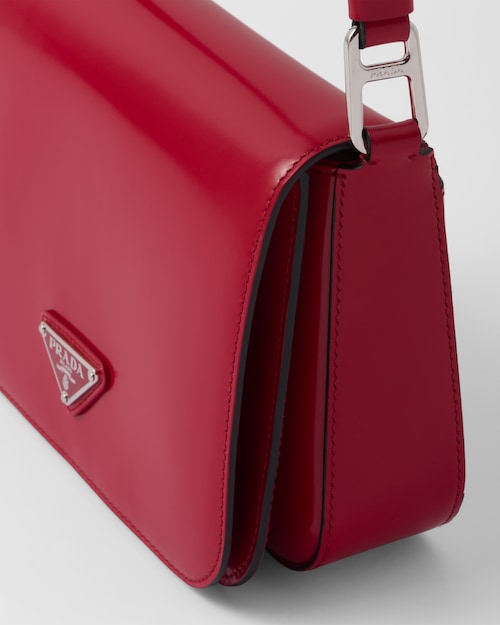 🔥大人気！雑誌「VIVI」に掲載!💓藤田ニコルの愛用ブランドの新作バッグが掲載された💓ブラックレザーショルダーバッグ 👜大人の女性へ