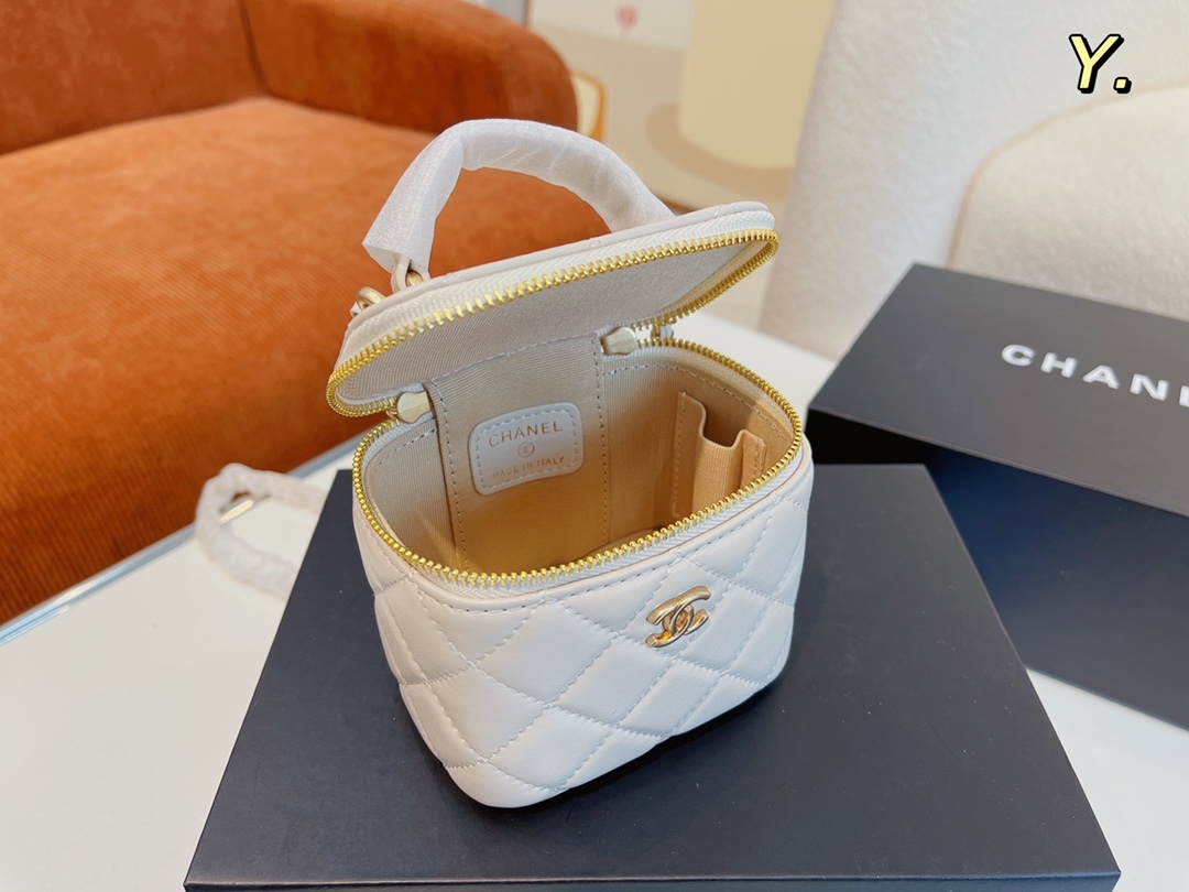 【Chanel 】【シャネル】ショルダーバッグ & クロスボディバッグ 10x7x9 cm