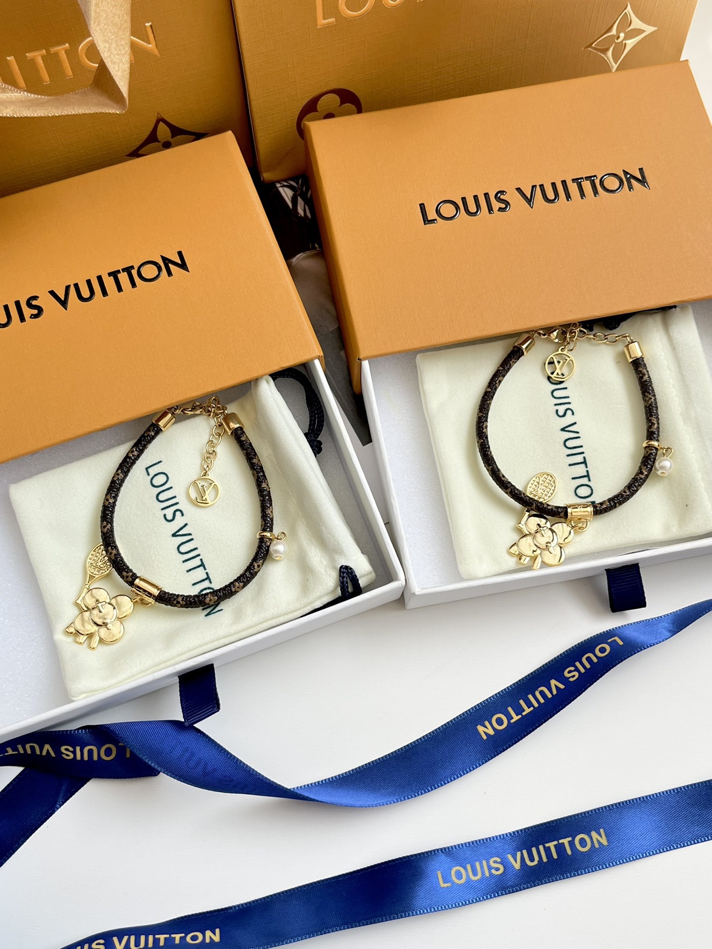 Louis Vuitton（ルイヴィトン）vivienne ブレスレット