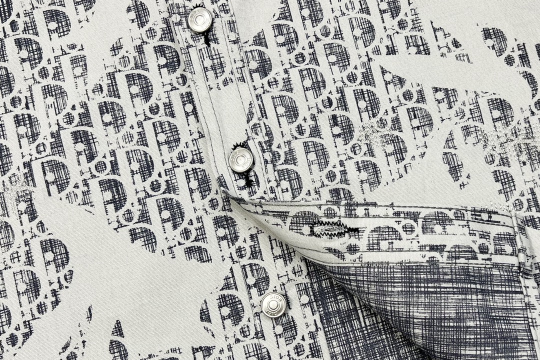 【DIOR 公式旗艦店】ディオール シャツ ご好評に付き再入荷！