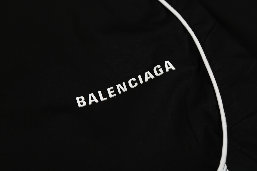 【BALENCIAGA 公式旗艦店】バレンシアガ シャツ ご好評に付き再入荷！