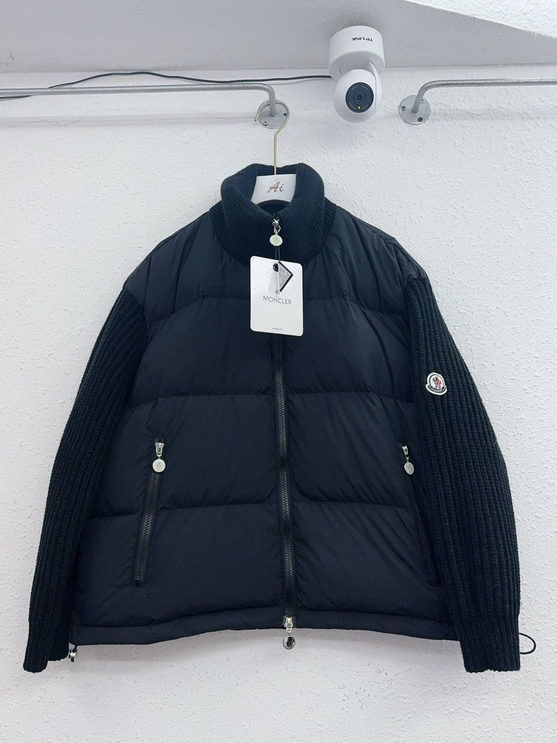 【MONCLER 公式旗艦店】モンクレール ダウンジャケットご好評に付き再入荷！
