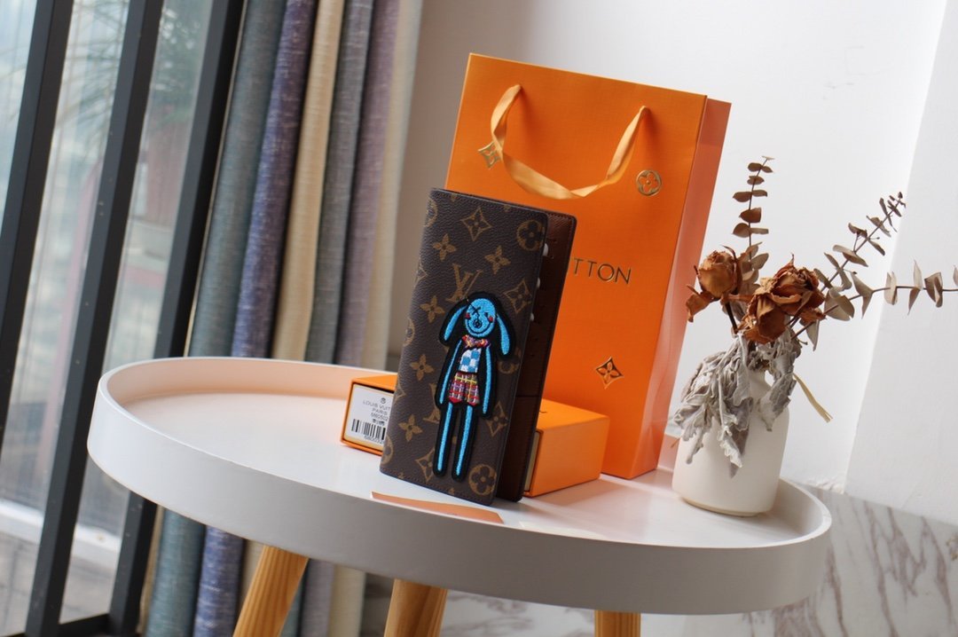 Louis Vuitton (ルイ・ヴィトン) 財布 11x8.5x2 cm