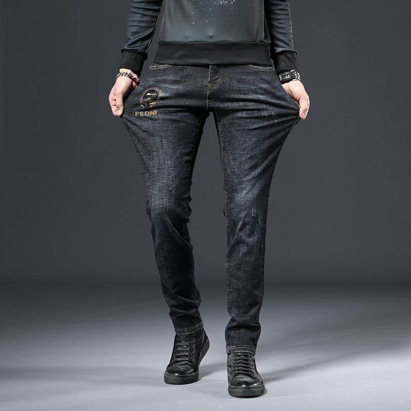 FENDI (フェンディ)公式旗艦店 刺繍ロゴ 、新作ジーンズ