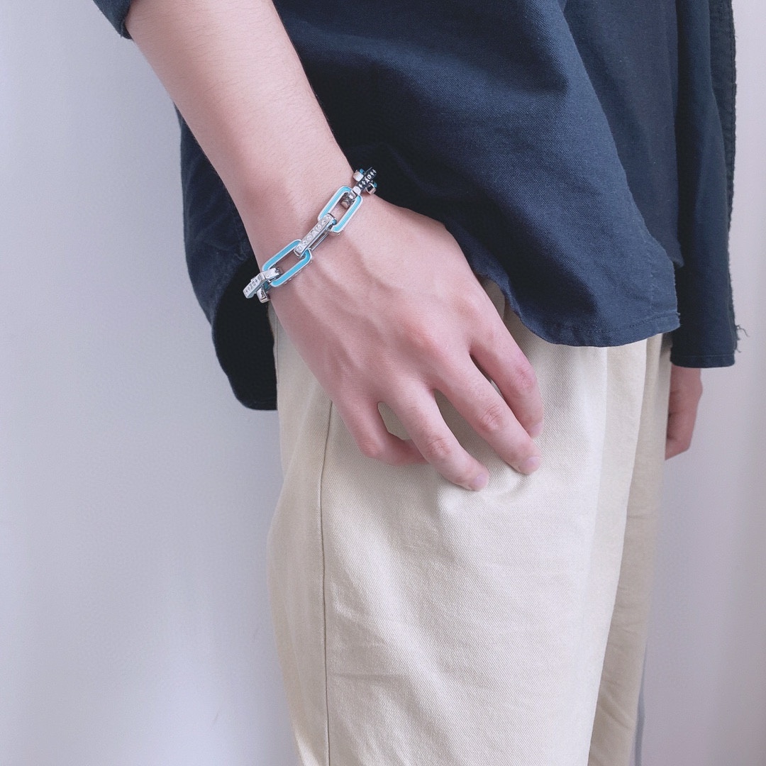 LOUIS VUITTON（ルイヴィトン）チェーンブレスレット