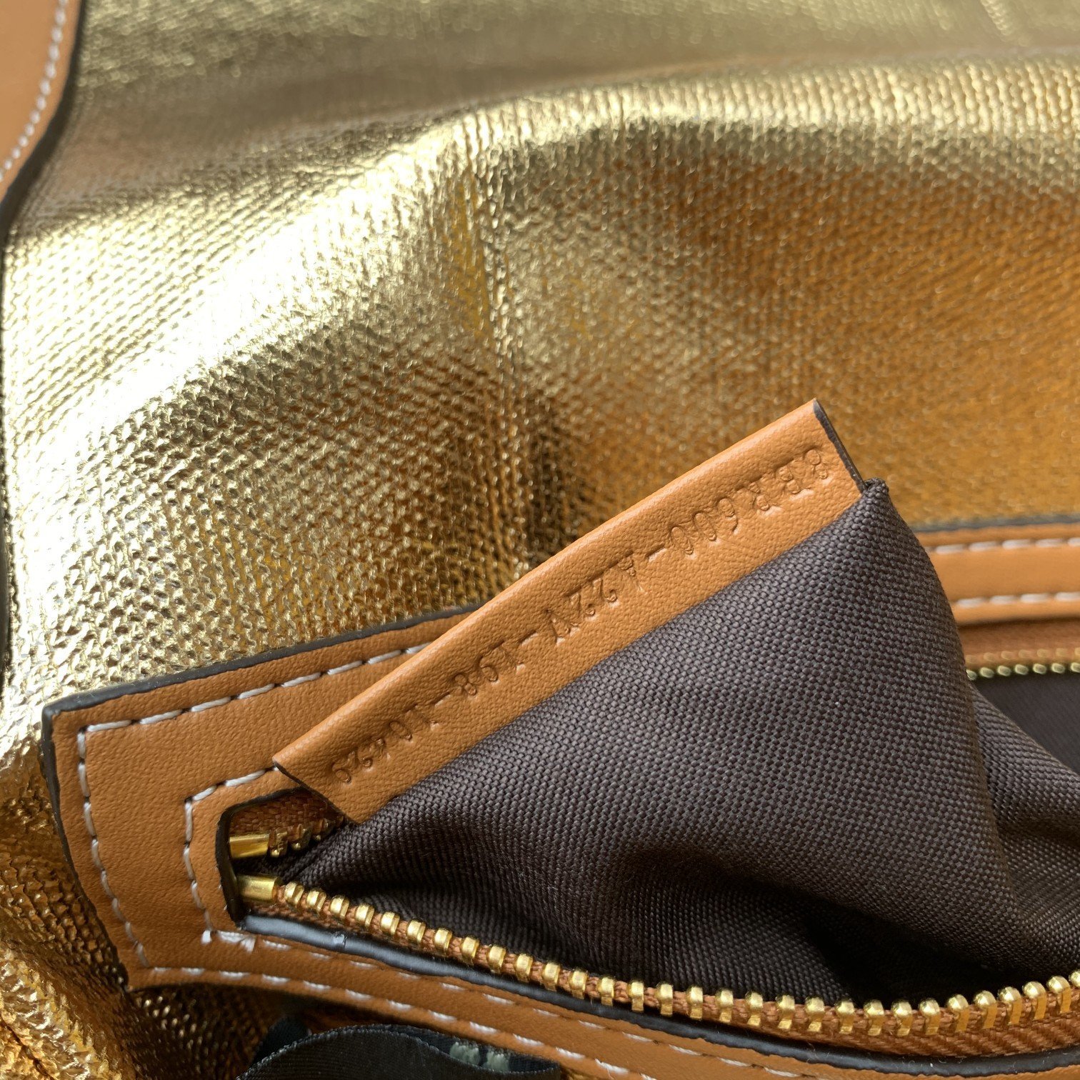 FENDI（フェンディ） メッセンジャーバッグ 26X14X4 CM