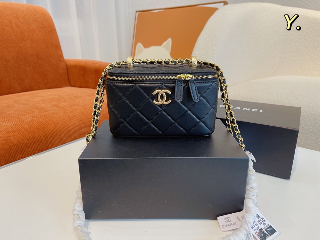 【Chanel 】【シャネル】ショルダーバッグ & クロスボディバッグ 17x8x11 cm