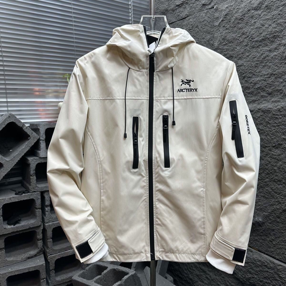 【ARC'TERYX旗艦店】トレッキングジャケット ご好評に付き再入荷！