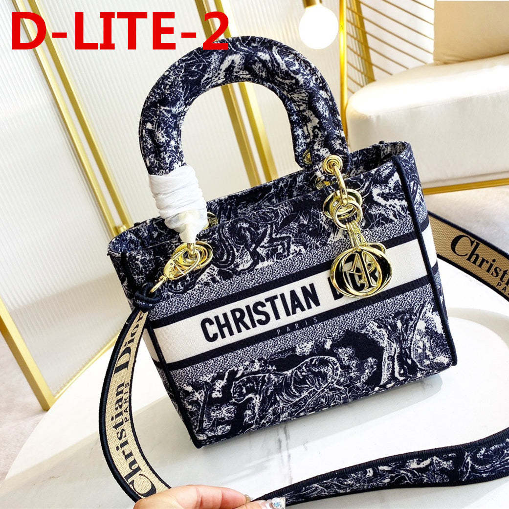 【ディオール】累積売上総額第１位·ウルトラマット ミディアムバッグ-選べる11色-BUYMA