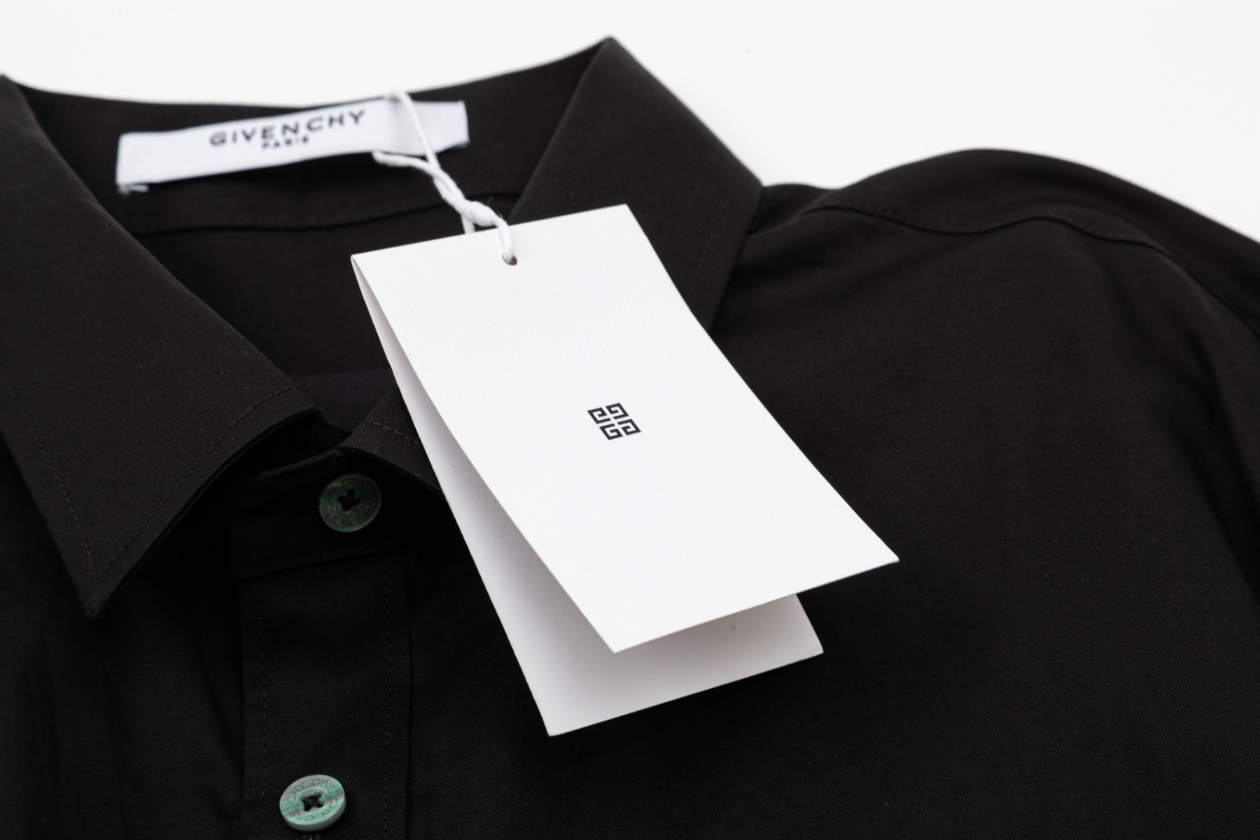 【GIVENCHY 公式旗艦店】ジバンシー シャツ ご好評に付き再入荷 240716