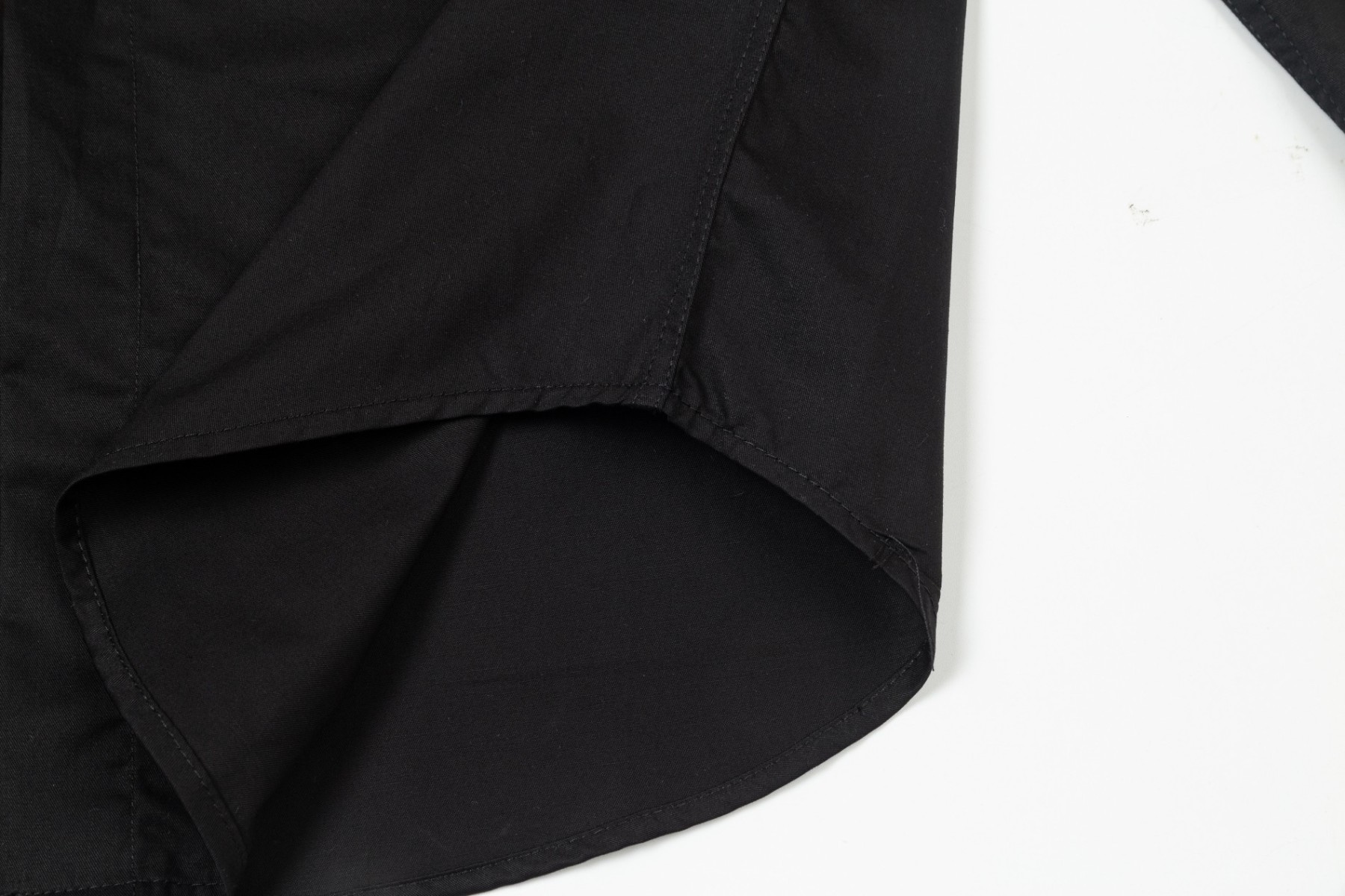 【FENDI 公式旗艦店】フェンディ シャツ ご好評に付き再入荷 240716