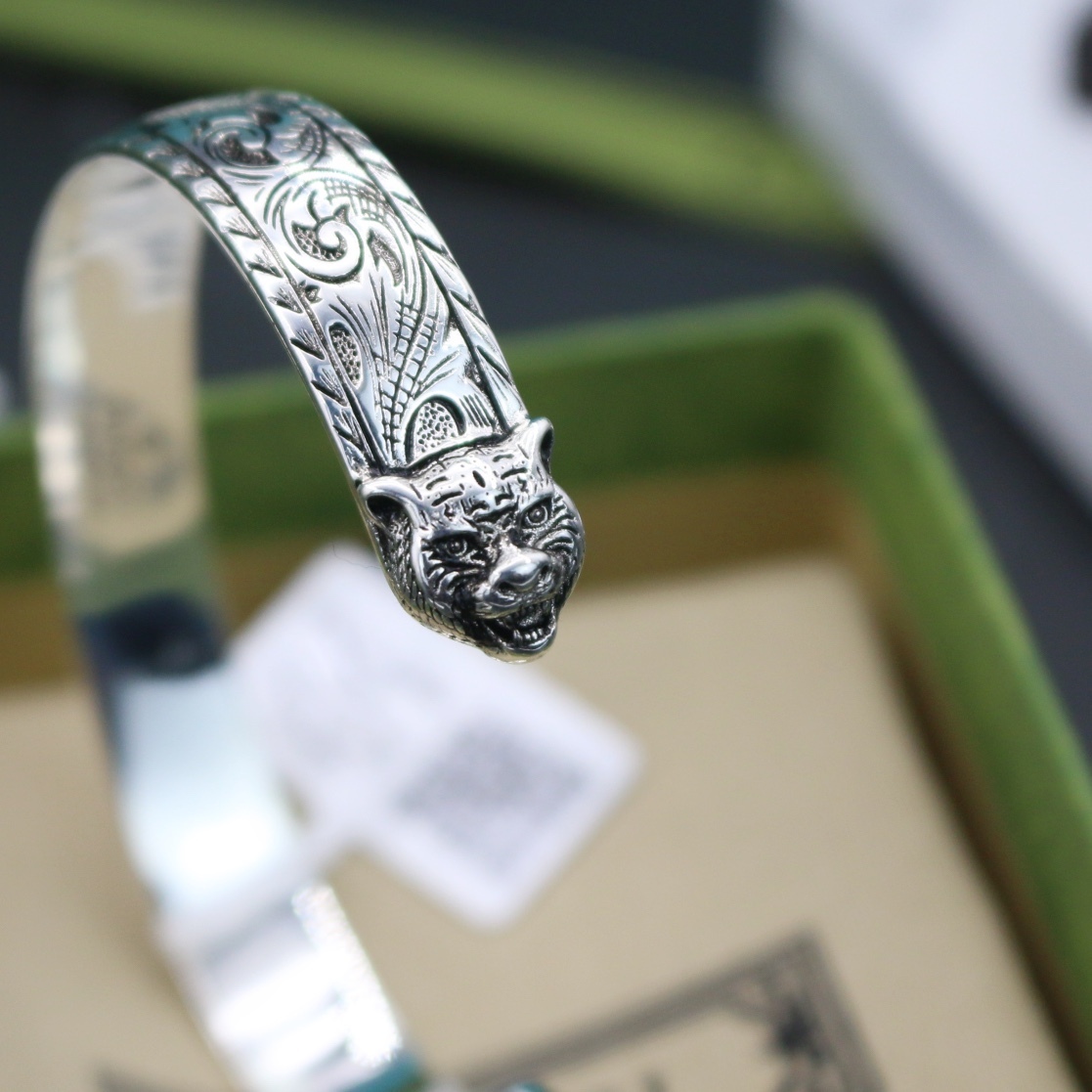 GUCCI スターリングシルバーブレスレット