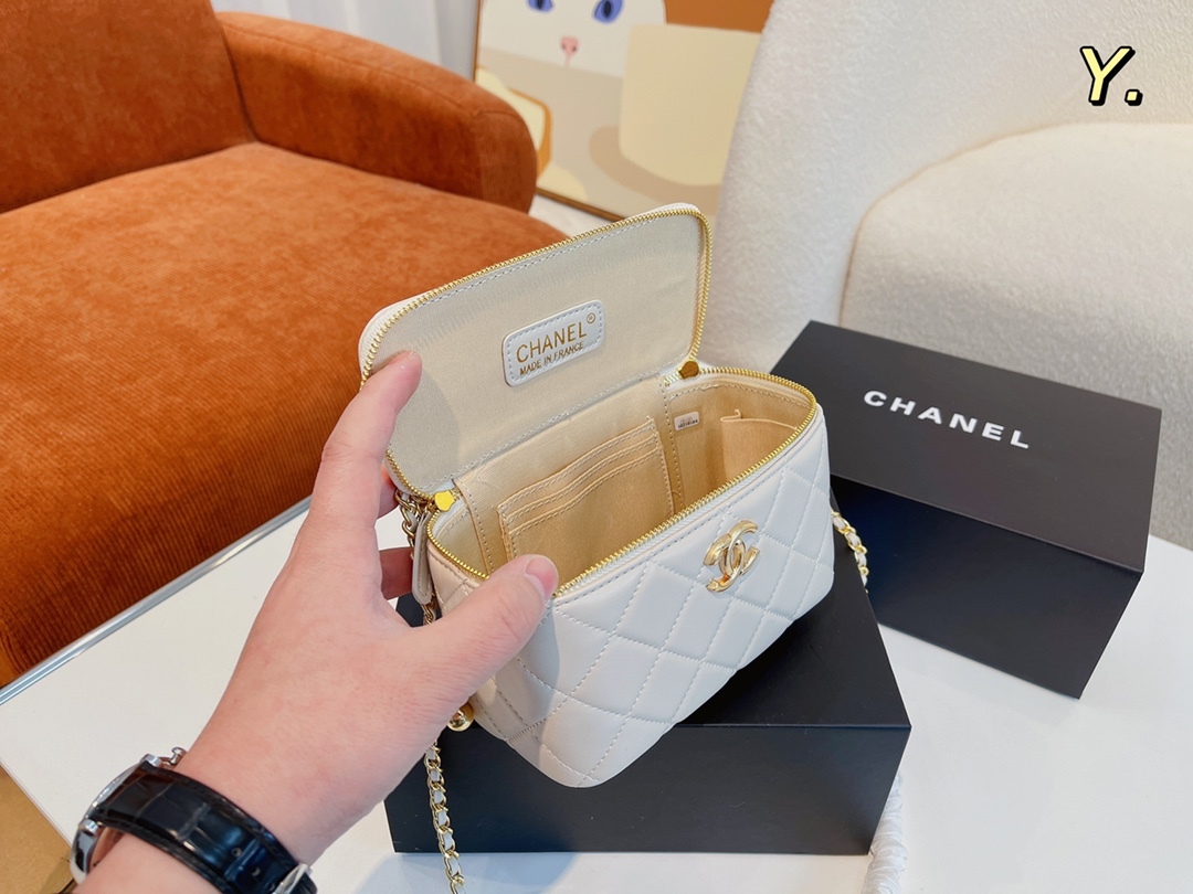 【Chanel 】【シャネル】ショルダーバッグ & クロスボディバッグ 17x8x11 cm