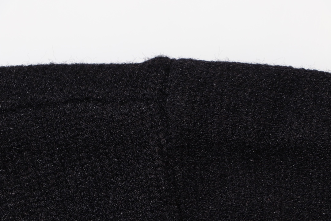 【PRADA 公式旗艦店】プラダ セーター好評に付き再入荷！ 241031