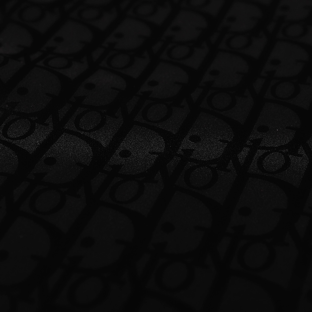 【DIOR 公式旗艦店】ディオール シャツ ご好評に付き再入荷！黒 白