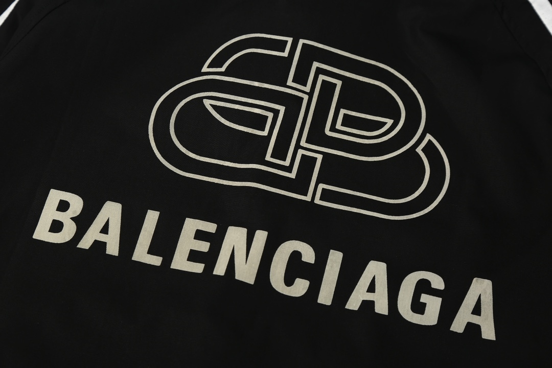 【BALENCIAGA 公式旗艦店】バレンシアガ シャツ ご好評に付き再入荷！