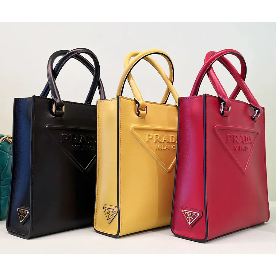 【セール】プラダ☆レザー ハンドバッグ エンボスロゴ☆1BA333