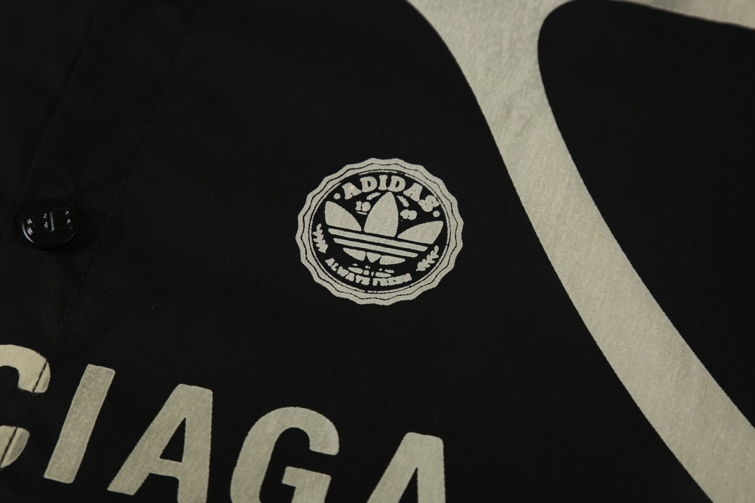 【BALENCIAGA 公式旗艦店】バレンシアガ シャツ ご好評に付き再入荷！