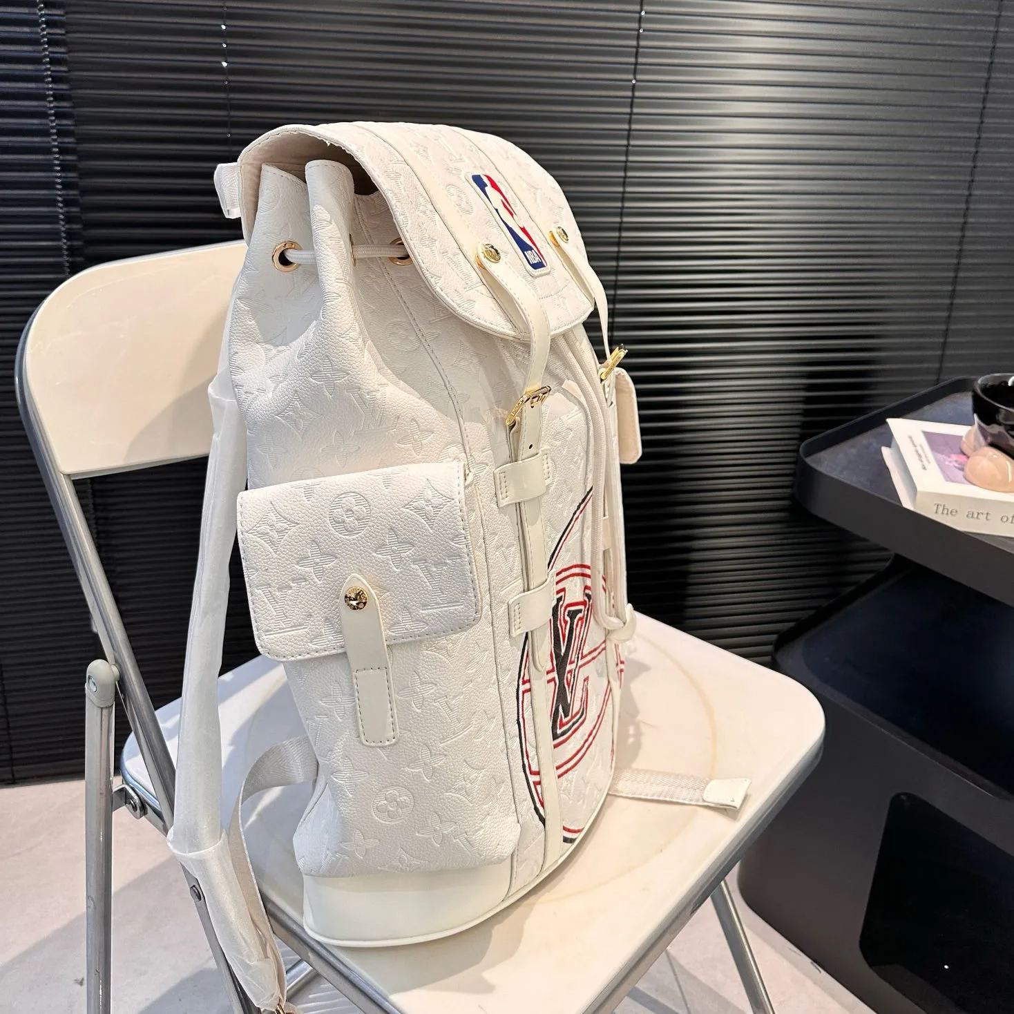 ◇Louis Vuitton◇ 春先に向けた最新スタイルのバックパック