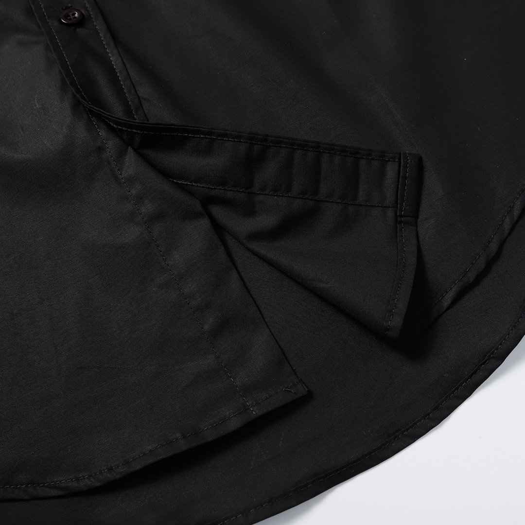 【CHROME HEARTS 公式旗艦店】 クロムハーツ シャツ ご好評に付き再入荷！ 黒 白