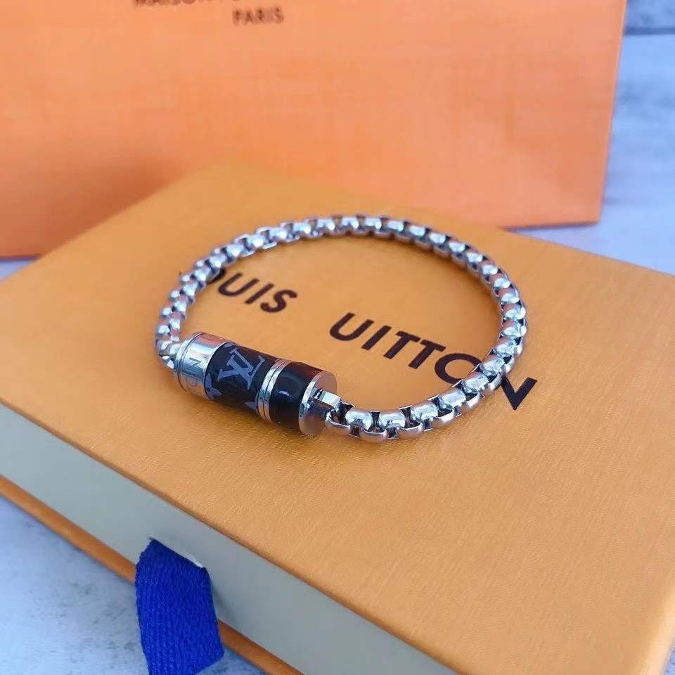 LOUIS VUITTON（ルイヴィトン）ブレスレット
