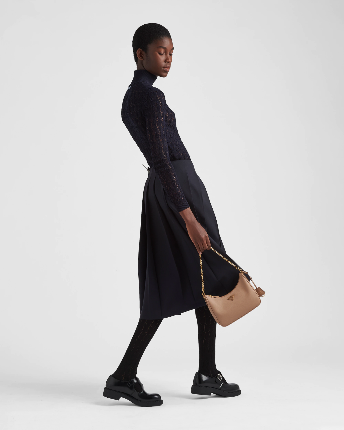 プラダ Re-Edition 2005 サフィアーノレザー バッグ