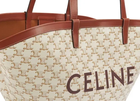 春先にいち早くGET！【CELINE直営店】毎日の通勤者の必需品 雑誌「VERY」掲載！矢野未希子同項のショッピングバッグ