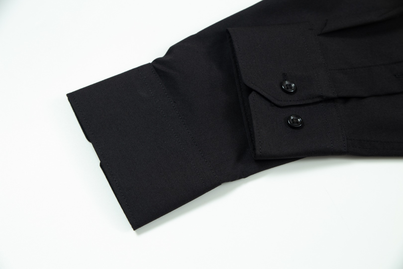 【PRADA 公式旗艦店】プラダ シャツ ご好評に付き再入荷 240803