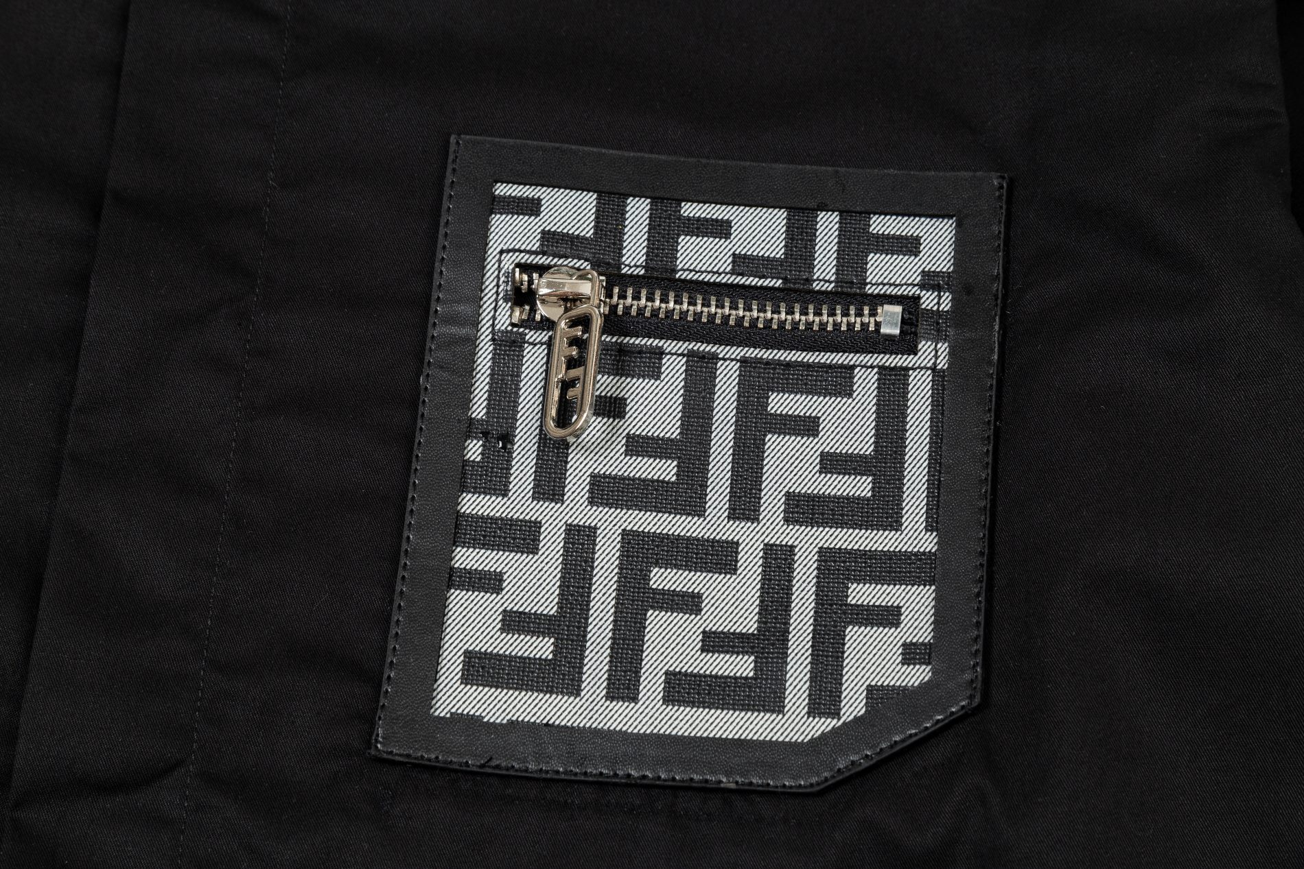 【FENDI 公式旗艦店】フェンディ シャツ ご好評に付き再入荷 240716