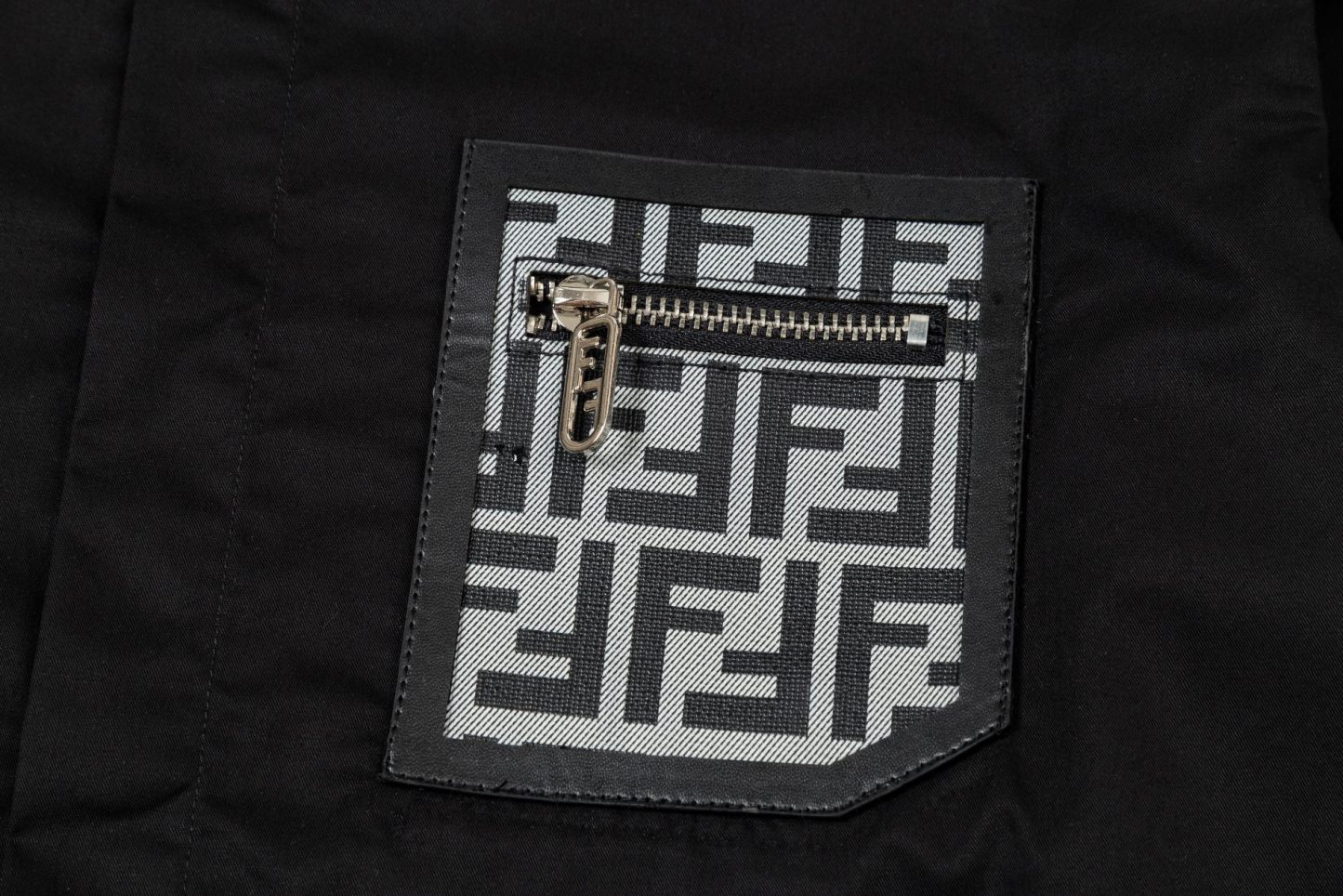 【FENDI 公式旗艦店】フェンディ シャツ ご好評に付き再入荷 240716