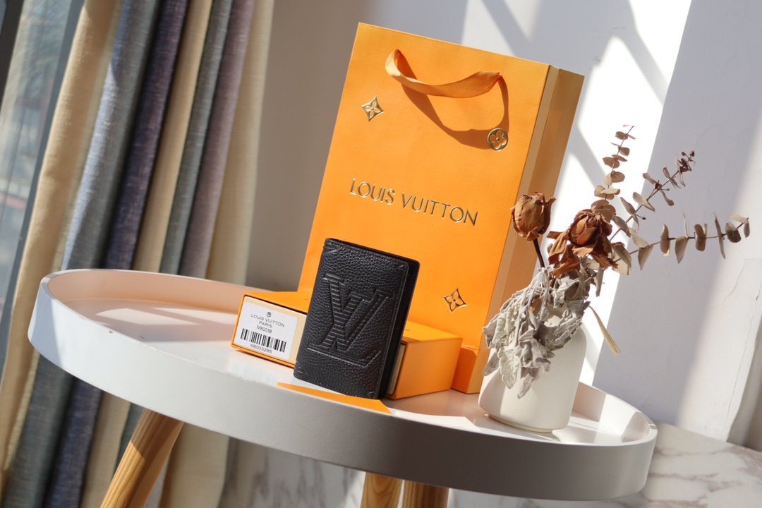 Louis Vuitton (ルイ・ヴィトン) 財布 11x8x1 cm