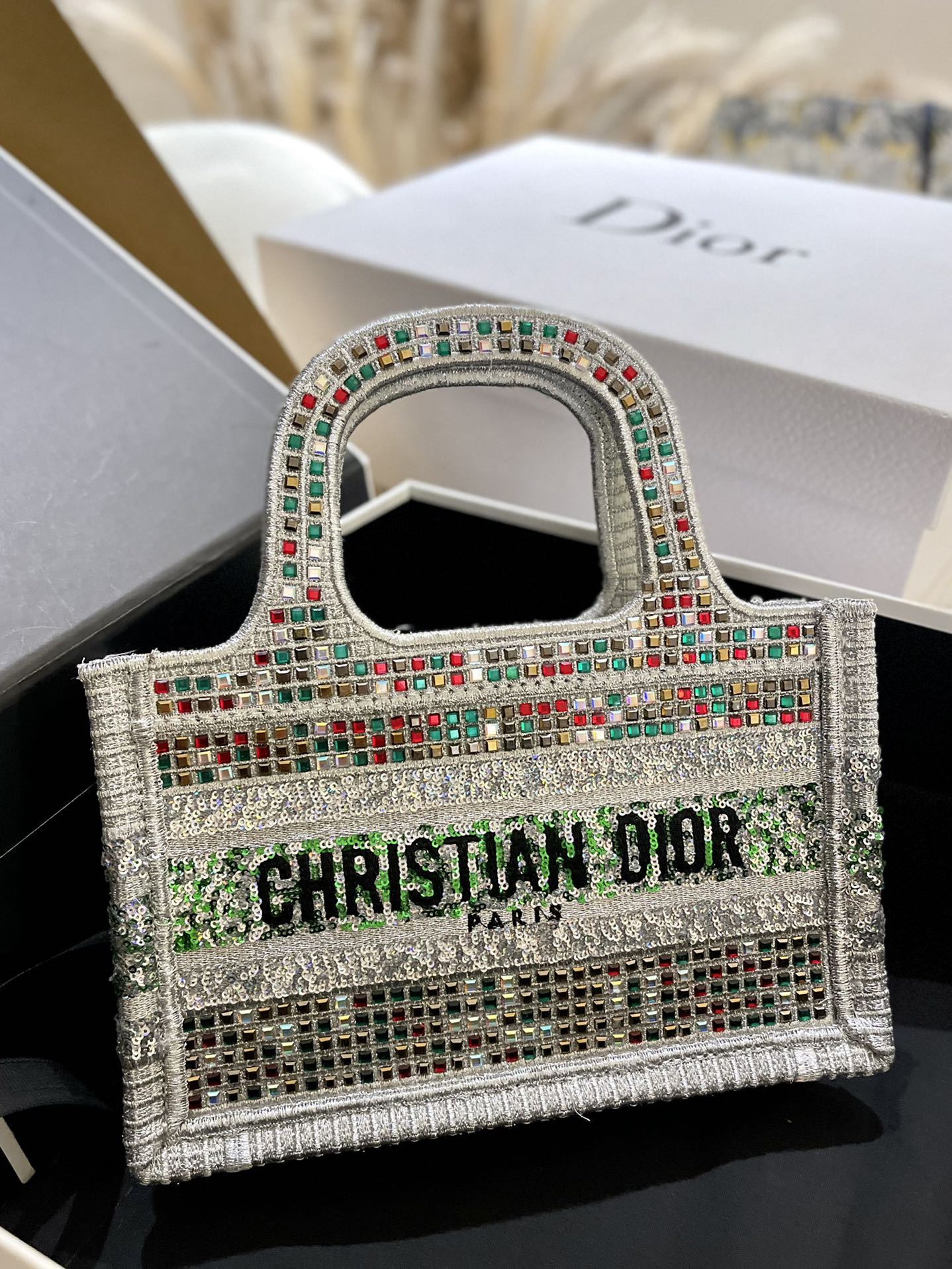 日本未入荷 DIORプレミアムジュエルモザイクBOOK TOTE