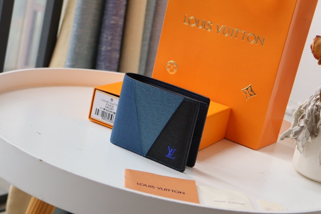 Louis Vuitton (ルイ・ヴィトン) 財布 11x9x2 cm