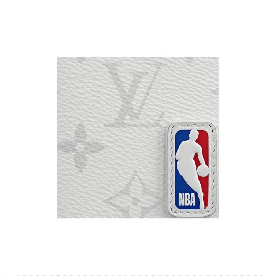 LOUIS VUITTON x NBA 連名です 短財布 M80103 M80104