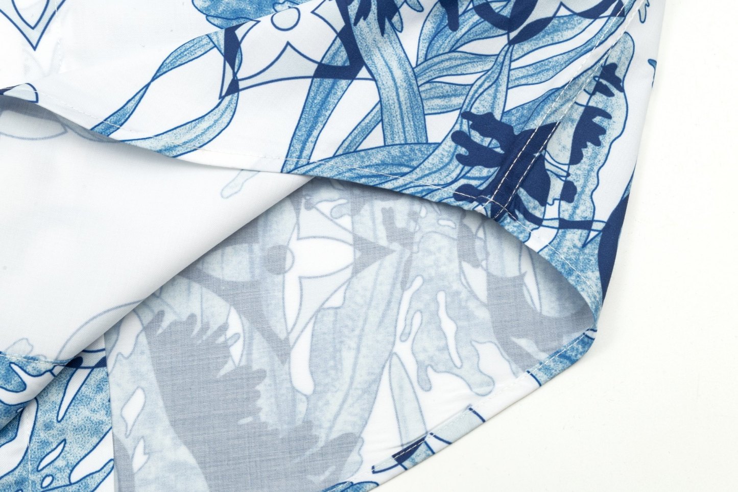 【LOUIS VUITTON 公式旗艦店】ルイヴィトン シャツ ご好評に付き再入荷 240715