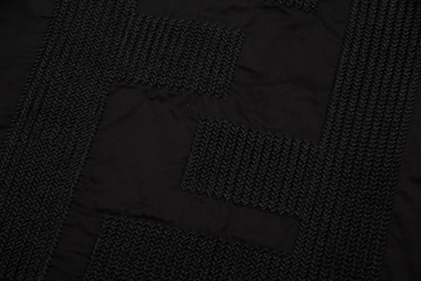 【FENDI 公式旗艦店】フェンディ シャツ ご好評に付き再入荷 240716