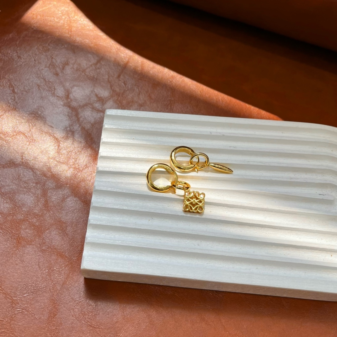 LOEWE (ロエベ) イヤリング