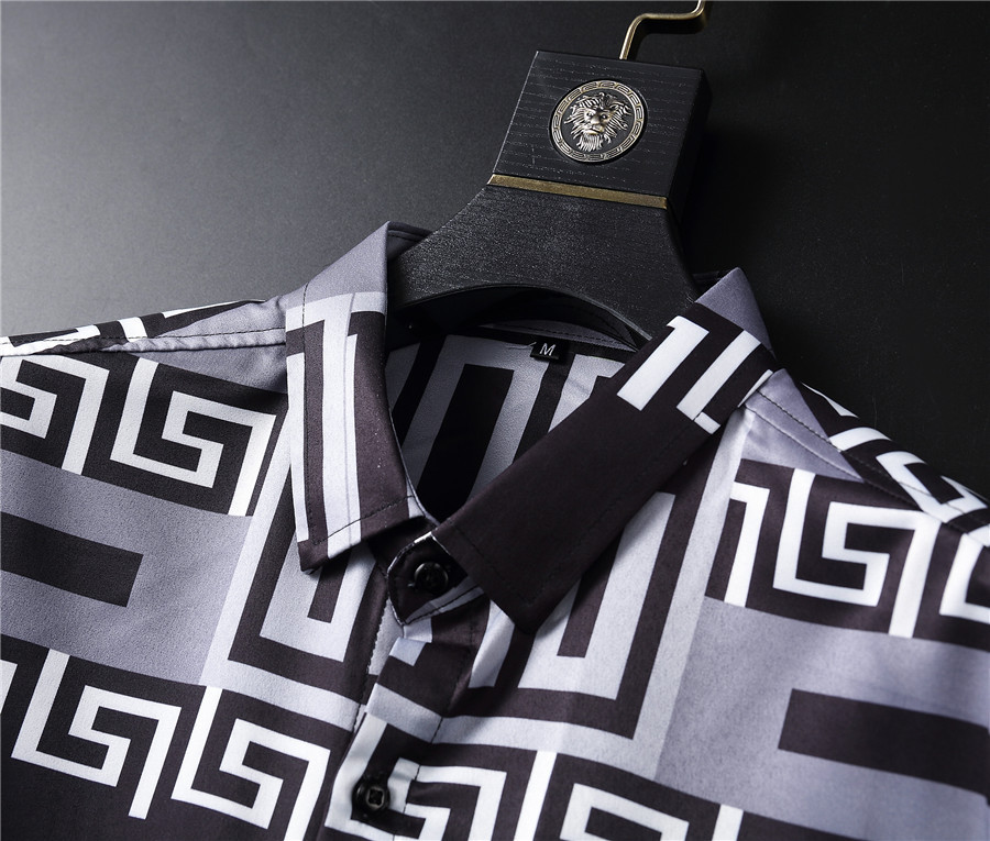 【VERSACE 公式旗艦店】ヴェルサーチ シャツ ご好評に付き再入荷！