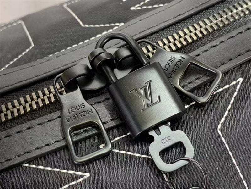 Louis Vuitton キーポル・バンドリエール 50 ブラック M21428