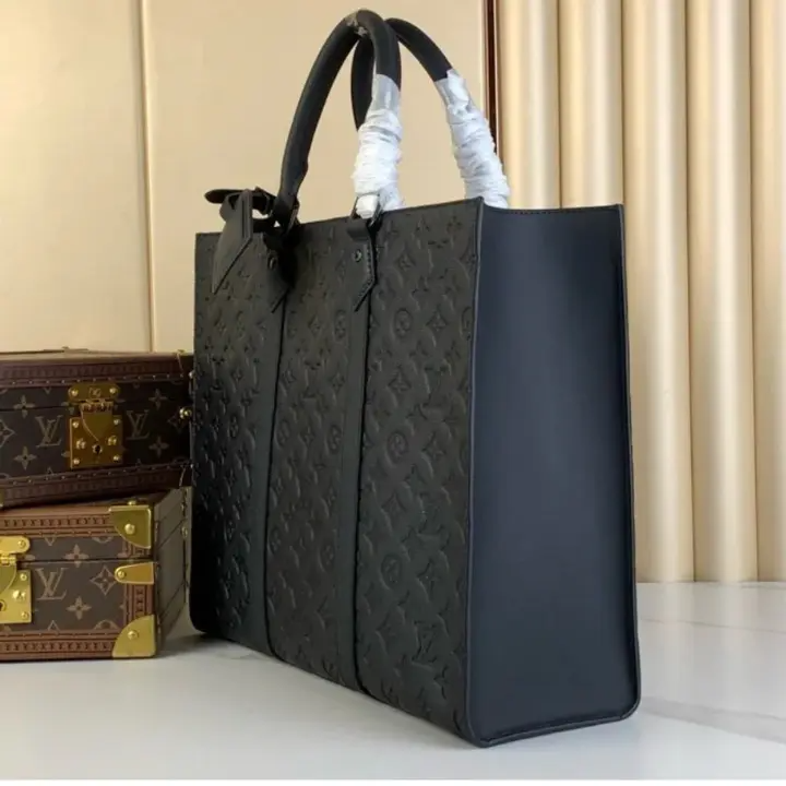 2Way仕様♪素敵に持って Louis Vuitton トートバッグ M24786